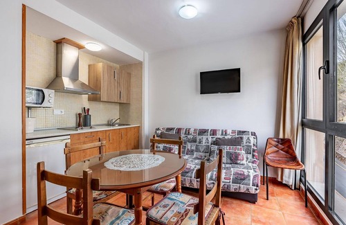 Pradollano Apartment | Studio apartment "Monte Gorbea 7 B" with mountain views, Wi-Fi (Free of charge) parking place