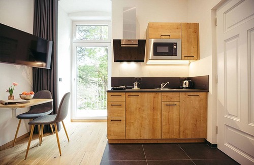 Lagundo Apartment | Studio Apartment 'Freienfeldhof Gala' with Mountain View, Shared Garden and Wi-Fi