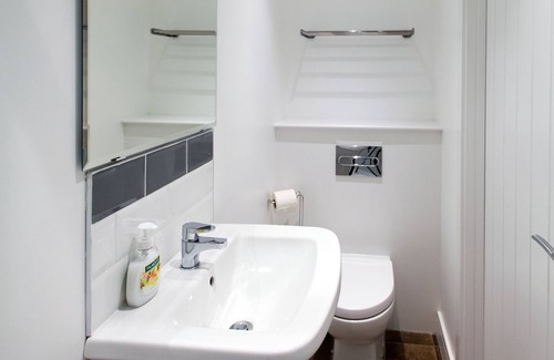 Eastleigh Apartment | Studio Apartment GF