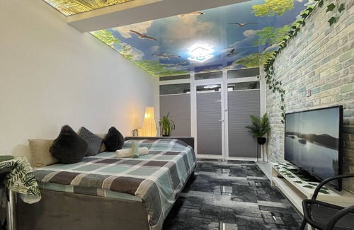 Cluj-Napoca Apartment | Studio Apartment in the Hill Panoramic House with Chroma-therapy