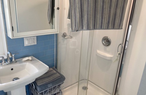 Lomita Apartment | Studio Apartment in Lomita, recently remodeled. 15 minutes to Beach.