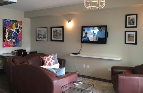 Kelowna Central Business District Condo | Studio apartment in the heart of Kelowna city center