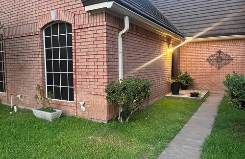 Colleyville House | Studio apartment in Gated Community ~ 15 minutes from DFW Airport/Six Flags