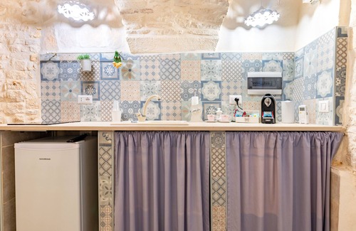 Martina Franca Apartment | Studio Apartment 'Carman House' with Wi-Fi and Air Conditioning