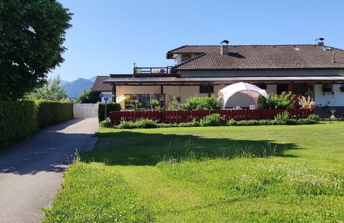 Klopein am Klopeiner See Apartment | Studio Apartment 'Landhaus Noreia - Studio 2-3' with Mountain View, Wi-Fi and Air Conditioning