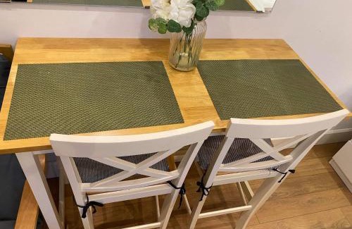 Banstead Apartment | Studio apartment near Sutton, Croydon