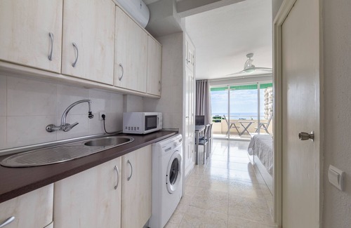 Aguadulce Apartment | Studio Apartment 'Paraiso, Vistas Al Mas Piscina' with Sea View, Shared Pool and Wi-Fi
