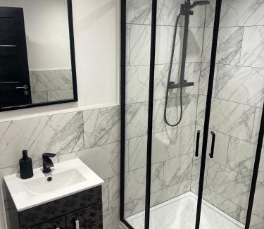 Peterborough Apartment | Studio Apartment - Perfect for Contractors and Short & Long Term Stays