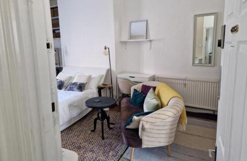 Kentish Town Apartment | Studio Apartment Sleeps 2 - Kentish Town NWLondon