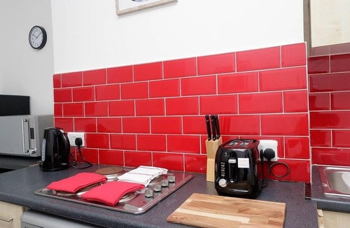 Leeds Apartment | Studio apartment sleeps 2 Kirstall House