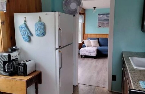 Hampton Apartment | Studio Apartment steps away from beach