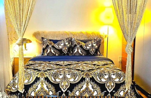 Queens Apartment | Studio apartment street level