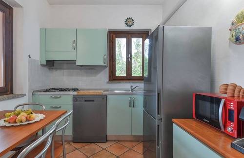 Lacona Apartment | Studio Apartment 'Sulla Spiaggia Di Lacona' with Private Terrace, Wi-Fi and Air Conditioning