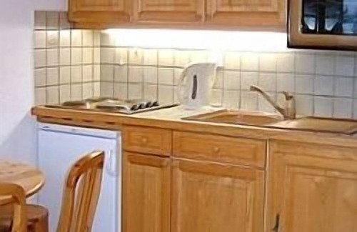 Morillon Apartment | Studio Apartment With Balcony Overlooking The Telecabine, Ski back 2 the complex