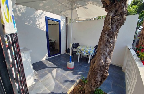 Pizzo Apartment | Studio apartment with sea view