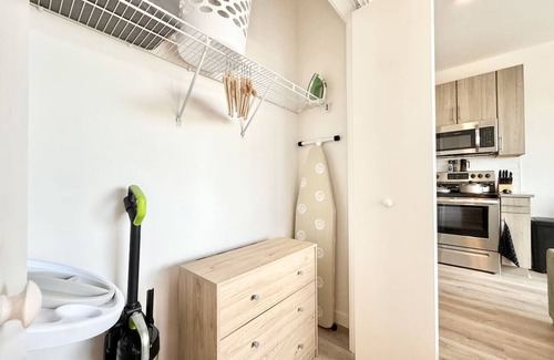 Poplar Apartment | Studio Apt with City View, Rooftop and Gym