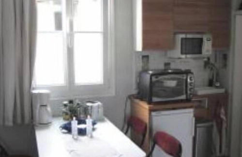 Chaillot Apartment | Studio at Victor Hugo