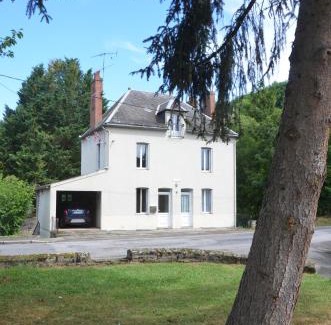 Chambon-sur-Voueize Apartment | studio "Au Bord de l'Eau" 2