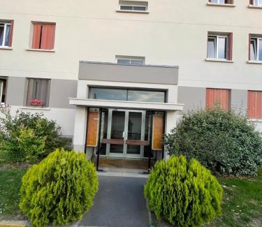 Chatou Apartment | Studio aux portes de Paris