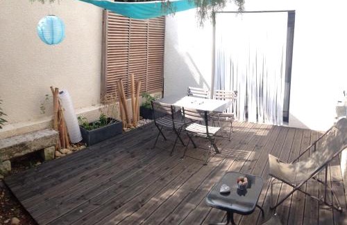 Eyragues Apartment | studio avec exterieur
