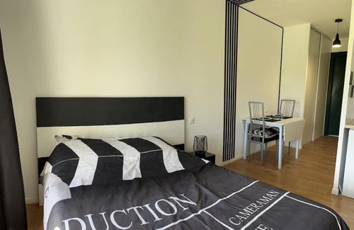 Equemauville Apartment | Studio avec piscine près d'Honfleur