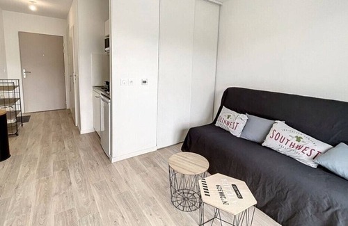 Saint-Jean-d'Illac Apartment | Studio, balcony and parking between Bordeaux and Bassin d'Arcachon