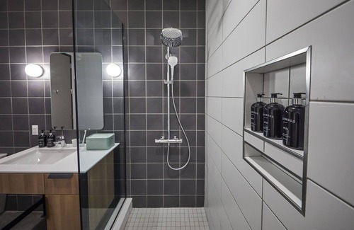 Chestnut Hill House | Studio - BentoLiving Chestnut Hill