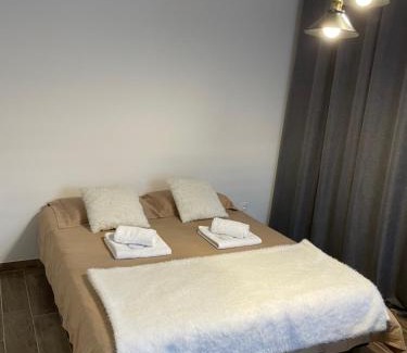 Scionzier Apartment | Studio bien situé & tout équipé dans une maison