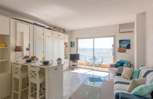 Toulon - Hyeres Apartment | Studio Bona by Interhome