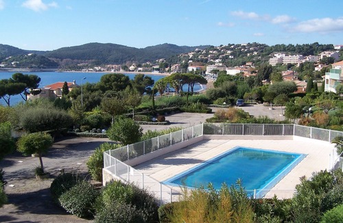 Agay House | Studio cabin, sea view in Agay, 2 * for 2 adults + 2 children