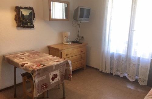Risoul Apartment | Studio Cabine À Risoul 1850 - 4 Couchages, Ski, Animaux Acceptés, Proche Commerces et Navette - FR-1-330-182