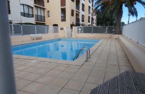 Argeles Plage Apartment | Studio Cabine 4 Pers. avec Wifi, Piscine, Parking à 500m de la Plage d'Argelès - FR-1-776-54