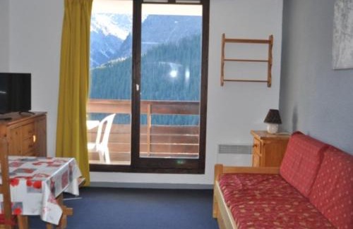 Le Pleynet Apartment | Studio cabine au pied des pistes, balcon, accueil animaux - FR-1-557A-20