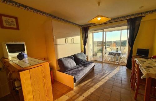 Saint-Jean-de-Monts Apartment | Studio cabine 4 pers en bord de plage, véranda, terrasse ensoleillée - Saint-Jean-de-Monts - FR-1-224C-189