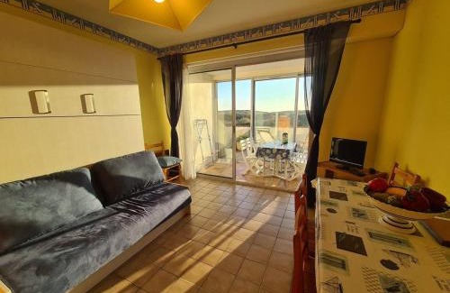 Saint-Jean-de-Monts Apartment | Studio cabine 4 pers en bord de plage, véranda, terrasse ensoleillée - Saint-Jean-de-Monts - FR-1-224C-189