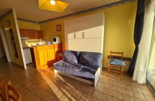 Saint-Jean-de-Monts Apartment | Studio cabine 4 pers en bord de plage, véranda, terrasse ensoleillée - Saint-Jean-de-Monts - FR-1-224C-189