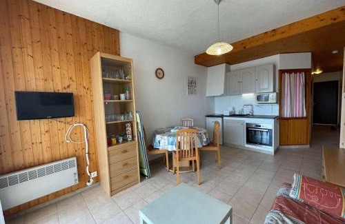 Saint-Jean-de-Monts Apartment | Studio/Cabine Mer 4 Pers: Terrasse, Près Plage, Garage Privé, Tout équipé, St-Jean-de-Monts - FR-1-224C-70