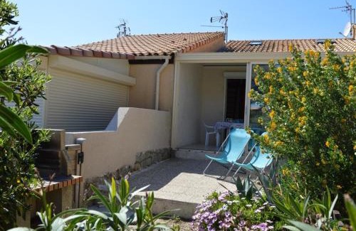 Saint-Pierre-la-Mer House | Studio Cabine Mezzanine 4 Pers avec Piscine et Parking - Proche Plage et Centre à Saint Pierre La Mer - FR-1-229D-239