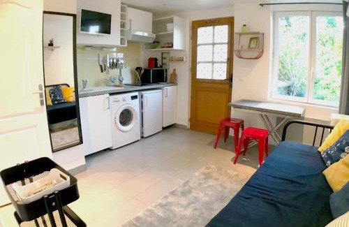 Palaiseau Apartment | Studio calme proche Paris avec terrasse privative et jacuzzi en option