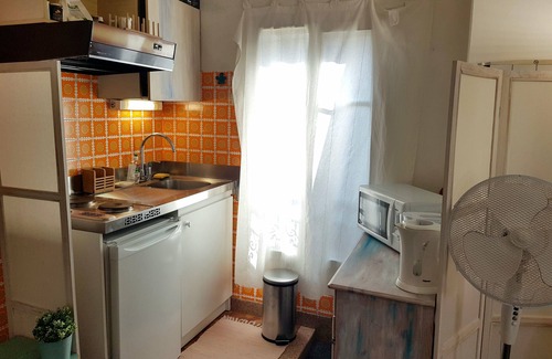Porte-Saint-Martin Apartment | Studio Canal St Martin