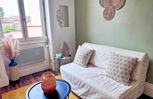 Charpennes - Charmettes Apartment | Studio central et confortable