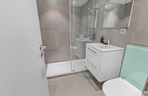 Noes Apartment | Studio chalet rénové au centre de la ville