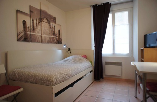 Digne-les-Bains Apartment | Studio - City Center - Quiet