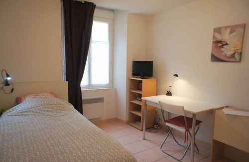 Digne-les-Bains Apartment | Studio - City Center - Quiet