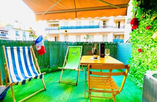 Gambetta Apartment | studio city center beach side free paddle beautiful terrace