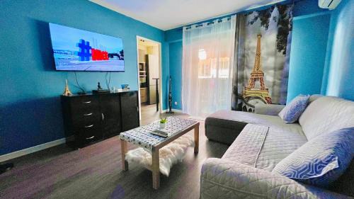 Gambetta Apartment | studio city center beach side free paddle beautiful terrace