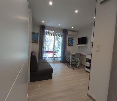 La Madrague Apartment | Studio climatisé, parking, 5mn de la plage