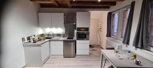 Les Cordeliers Apartment | STUDIO CLIMATISATION Vieille Ville