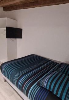 Les Cordeliers Apartment | STUDIO CLIMATISATION Vieille Ville