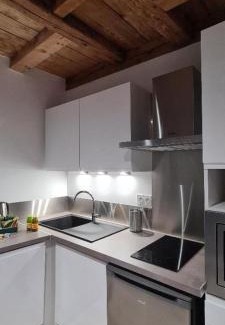 Les Cordeliers Apartment | STUDIO CLIMATISATION Vieille Ville